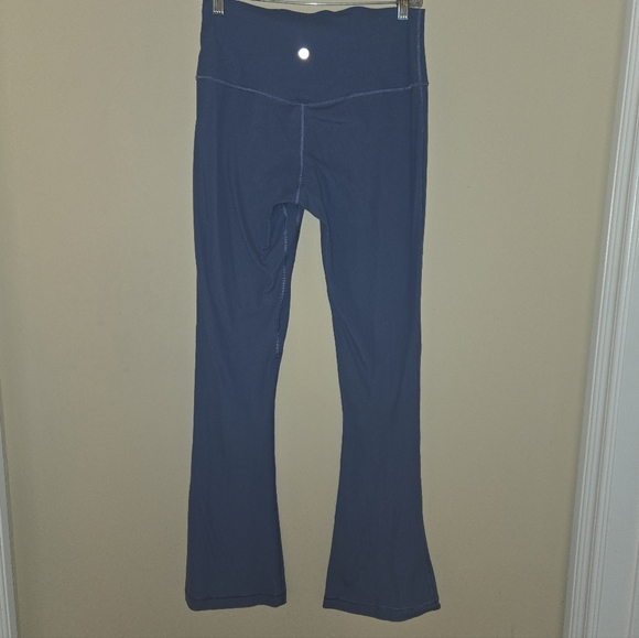 Lululemon Groove High Rise Flare Nulu Ribbed Legging Pants Light Blue size 10 - Picture 2 of 5